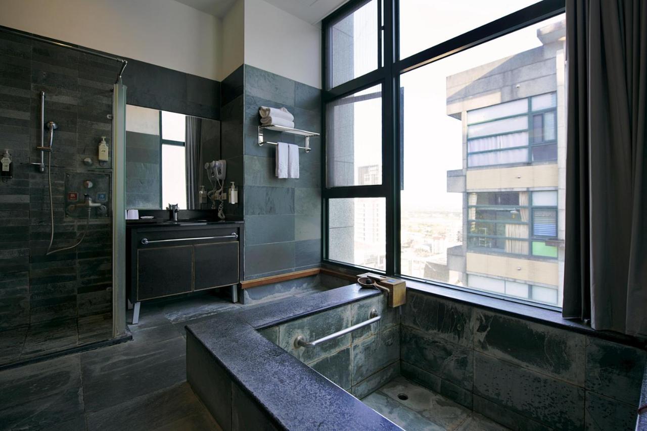 Muen Hot Spring Hotel Джиаоси Екстериор снимка